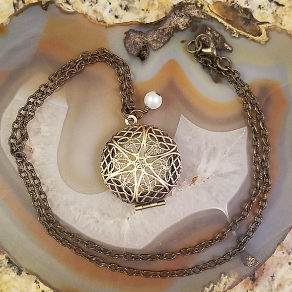 Vintage Jewelry - star & heart locket w dark chain GUC